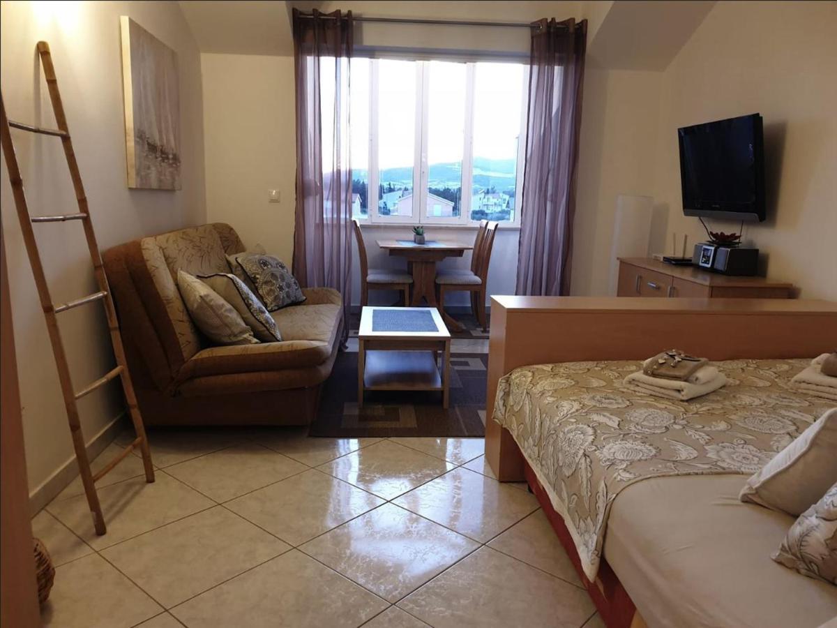 Apartment Eso Kaštela Exteriör bild